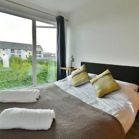 15 Pennant Place *