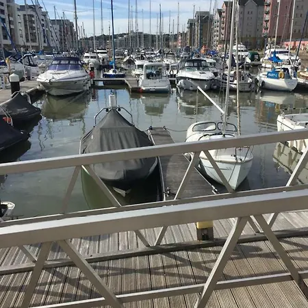 15 Pennant Place *